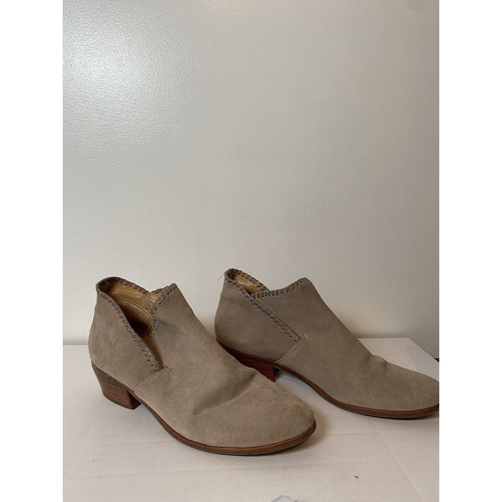 Jack Rogers Sadie Sz 9 M Tan Suede Ankle Booties Low Heel Slip On Womens Boots - Picture 2 of 5